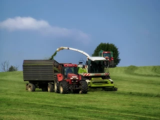 Recourir à un prestataire de service pour vos travaux agricoles